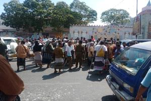 جرحى الحرب يخرجون في تظاهرة غاضبة بعدن.. مطالب بحقوق ورواتب متأخرة وترقيات