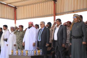 قائد قوات درع الوطن بمحافظة المهرة يدشن دورة تدريبية على الدبابات لتعزيز الجاهزية القتالية.