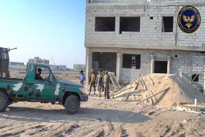 تحرك ميداني في عدن يوقف البناء العشوائي.. الحوشبي يقود أول حملة لضبط المخالفات