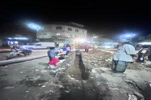 لودر.. تنفيذ أعمال استبدال خط صرف صحي متهالك بمساهمة رسمية ومجتمعية