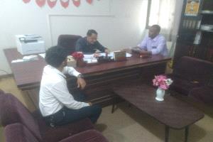 مدير عام مستشفى الأمراض النفسية يلتقي مهندس تقنية المعلومات عمرو مبروك