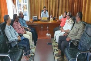 مدير عام مديرية القطن يناقش تنفيذ حملة توعية بانتشار الحصبة