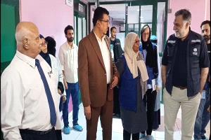 وفد مشترك من وزارة الصحة ومنظمة الصحة العالمية يزوران مستشفى الصداقة بعدن