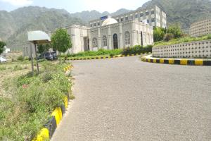 ما الذي يحدث لرسوم طلاب تعز؟ شكاوى تتصاعد رغم قرارات التخفيض الحكومية