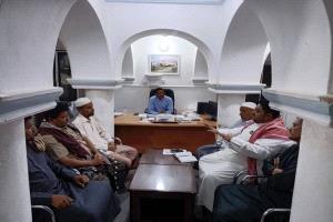 مدير عام تريم يناقش تعزيز خدمات الفورجي في وادي وصحراء حضرموت