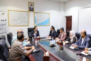 وزير الكهرباء يناقش مع الفريق الاقتصادي خطة تعافي وتعزيز قدرات قطاع الطاقة