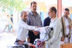 توزيع مستلزمات رياضية لـ 179 مدرسة في مأرب