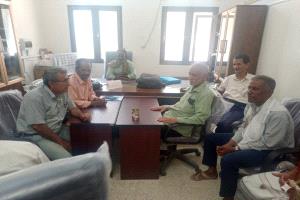 ​مدير تربية خنفر يتفقد سير العمل ويناقش تقارير الأنشطة التعليمية والرياضية