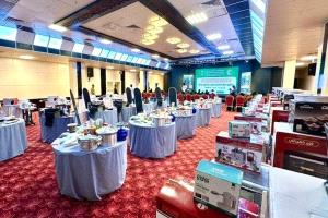 مركز الملك سلمان للإغاثة يسلّم حقائب مهنية للمستفيدات من مشروع "بداية" في المكلا