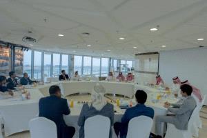 تحركات دبلوماسية في الرياض.. ماذا دار في لقاء قيادات جنوبية مع السفير السعودي؟