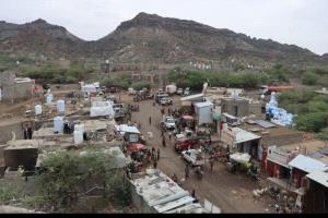 توتر أمني في الوازعية.. اشتباكات مسلحة وإغلاق محلات عقب مداهمة قرية في الشقيراء