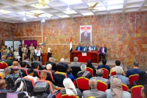 اللجنة الحكومية تعقد اجتماعاً موسعاً في محافظة تعز لمناقشة أضرار السيول