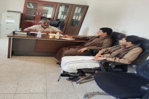 مدير إدارة التعليم العام بالمهرة يتفقد سير العملية التعليمية بمدارس مديرية حوف