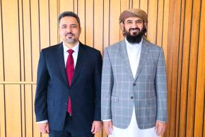 المحرّمي يلتقي محافظ لحج ويؤكد دعمه لجهود تحسين الخدمات وتعزيز الاستقرار الأمني