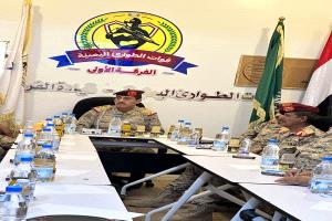 وزير الدفاع يشيد بجاهزية الفرقة الأولى طوارئ خلال زيارة ميدانية