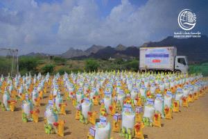 مؤسسة بصمات للتنمية تنفذ إغاثة عاجلة للأسر المتضررة من السيول في مديريتي الوازعية والمخا بتعز