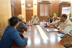 وزير الصحة يبحث مع لجنة الإنقاذ الدولية تعزيز الشراكة بالمشاريع الصحية