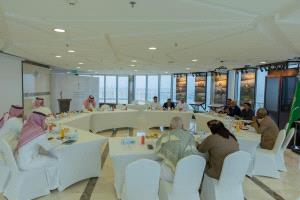 فريق سعودي برئاسة السفير محمد آل جابر يلتقي قيادات جنوبية لبحث التحضير لمؤتمر الحوار