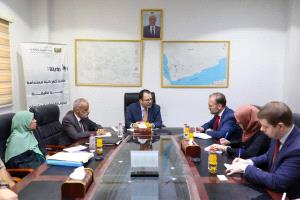 وزير الكهرباء يبحث مع مستشار المبعوث الأممي سبل تطوير البنية التحتية للطاقة