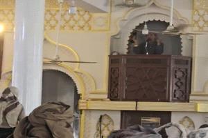 مدير عام الأوقاف بشبوة يحذر من الحزبية والفرق التكفيرية في خطبة الجمعة