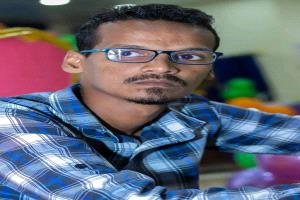 صحفي ينتقد سفريات الوزراء في ظل انقطاع المرتبات