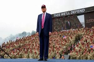 بعبارة غامضة.. ترامب يتحدث عن تغيير جذري في العالم