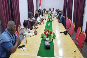 الوكيل بارباع  يترأس اجتماع التنفيذي بمديرية القطن وينفذ نزول ميداني للإطلاع على عمل عدد من المرافق الخدمية والتعليمية بالمديرية