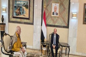 رئيس الوزراء شائع محسن يلتقي ياسين مكاوي لبحث القضايا الوطنية والتعافي الاقتصادي وتعزيز أمن عدن