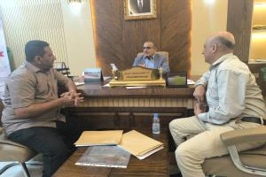 وزير الصحة يلتقي مدير مركز الغسيل الكلوي بمحافظة الضالع