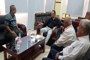 مدير صحة عدن يطلع على الأوضاع الصحية في مستشفى الصداقة والمرافق الصحية بمديرية الشيخ عثمان