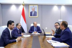 رئيس الوزراء يؤكد دعم الحكومة للإعلام الرسمي ويوجه برقمنة الأرشيف الإعلامي الوطني