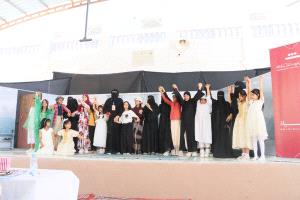 مدرسة 22 مايو للتعليم الأساسي بنات بسيئون تعرض مسرحيتها الرائعة  بعنوان صرخة من خلف الجدران