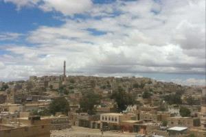 قتيل وجرحى في اشتباكات قبلية بعمران إثر نزاع على أرض