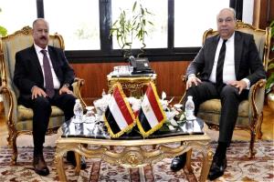 وزير النقل يبحث مع وزير الطيران المصري تعزيز التعاون الاستراتيجي وتحديات الملاحة الجوية