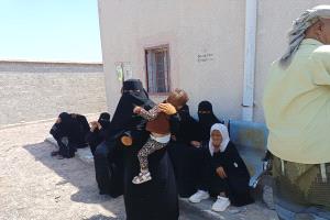 لحج..وباء الحميات يفتك بأهالي خور عميرة في ظل تزايد أعداد المصابين إلى 600 حالة