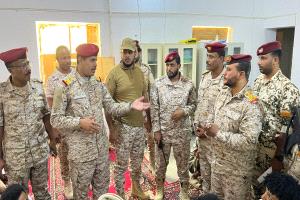 رئيس عمليات المنطقة العسكرية الأولى يتفقد لجنتي حصر القوة بمعسكر السويري