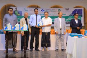 سيئون.. البادية تحتفي بتخريج بـ140 شابًا متخصصًا في الطاقة الشمسية