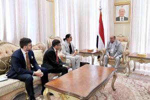 الخنبشي يبحث مع السفيرة البريطانية جهود إحلال السلام ومسار الإصلاحات الاقتصادية والأمنية