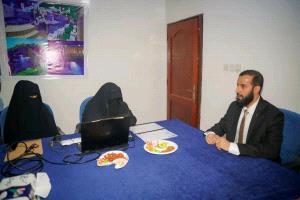 محافظ أبين يزور مؤسسة أنهض للتمكين ويؤكد مساندة ودعم جهود المجتمع المدني.