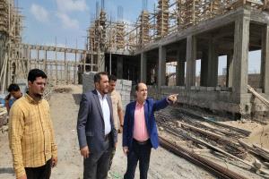 الزامكي يتفقد مشاريع الصرف الصحي والخدمات في دار سعد ويؤكد تسريع وتيرة الإنجاز