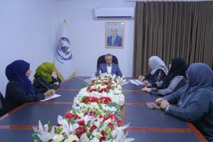 وزير الشؤون الاجتماعية والعمل يناقش مع رئيسة اللجنة الوطنية للمرأة تعزيز الشراكة وتطوير سياسات التمكين