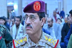 عاجل : وزير الدفاع يعود الى عدن عقب زيارة ناجحة الى حضرموت ومأرب