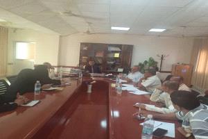 مدير صحة لحج يترأس اجتماعاً ويشدّد على ضرورة قاعدة بيانات للبرامج الصحية