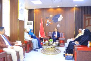 الأشول وجعسوس يناقشان آليات استراتيجية تعزيز تمكين المرأة اقتصاديًا وتوسيع دورها في التنمية الوطنية