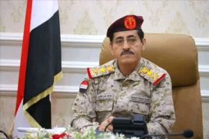 وزير سابق يعلق على قرارات وزير الدفاع بشأن الازدواج الوظيفي