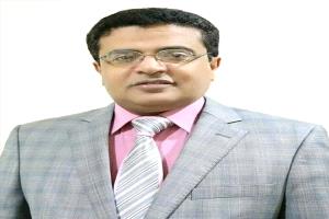 محمد قيزان ينتقد غياب العلم الرسمي في بعض اجتماعات المسؤولين ويدعو إلى احترام رمزية الدولة