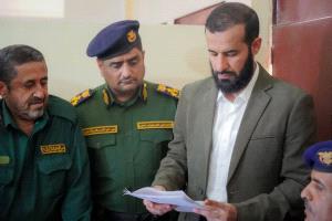 صحافي يضع قضية مهمة على طاولة محافظ أبين