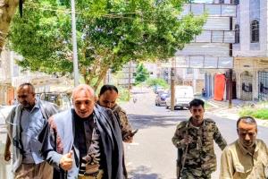 وكيل محافظة تعز يتفقد مناطق التماس ويبحث إجراءات حماية المدنيين