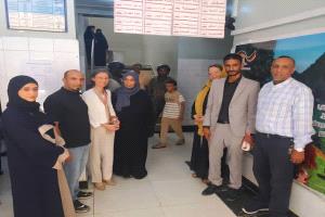 السفيرة الفرنسية تزور مجمع الميدان الصحي بمديرية صيرة بعدن