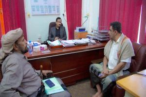 المحافظ بن الوزير يناقش تعزيز القدرة التوليدية لكهرباء عسيلان ويؤكد على تكامل الجهود لخدمة المواطنين